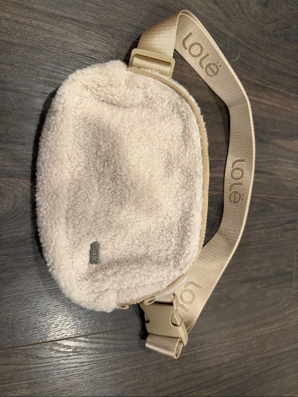 Lole Sherpa Fanny Pack in Cream 8:3